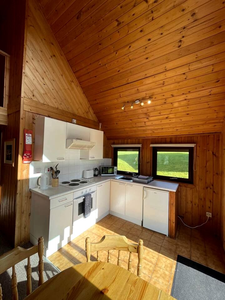 Scandinavian-Style Countryside Lodge Retreat with Patio in England, United Kingdom