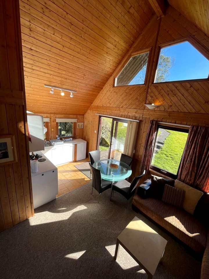 Spacious 3-Bedroom Scandinavian Lodge in Camelford, Cornwall