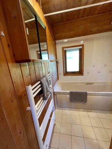 Cabins (United Kingdom, --, England)