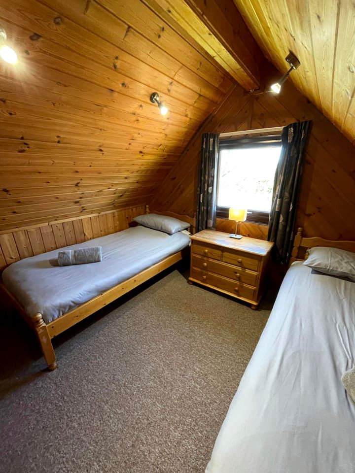 Delightful Cozy Cabin with Swimming Pool in Helstone, England