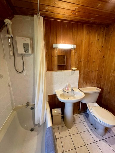 Cabins (United Kingdom, Camelford, England)