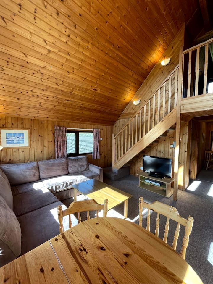 Charming 3-Bedroom Scandinavian Lodge Retreat in Camelford, Cornwall
