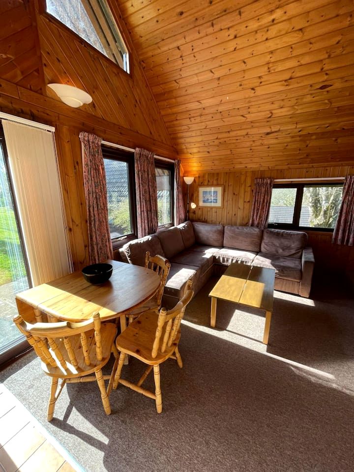 Charming 3-Bedroom Scandinavian Lodge Retreat in Camelford, Cornwall