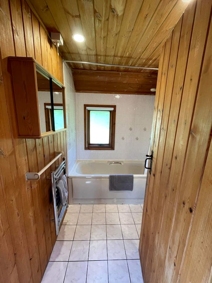 Charming 3-Bedroom Scandinavian Lodge Retreat in Camelford, Cornwall