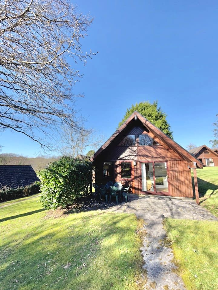 Serene 3-Bedroom Scandinavian Lodge in Camelford, Cornwall