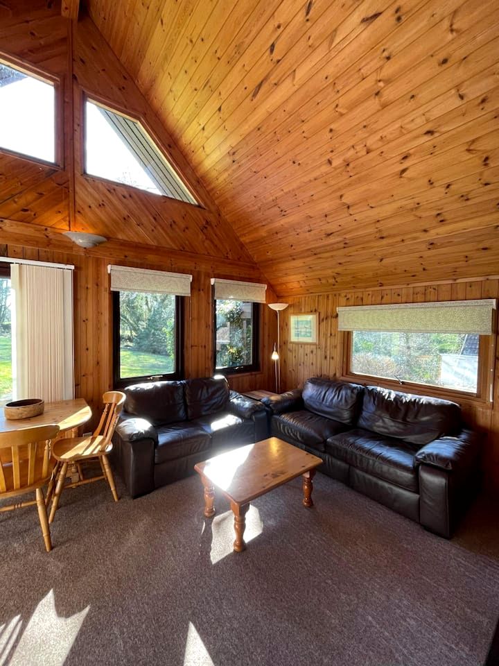 Serene 3-Bedroom Scandinavian Lodge in Camelford, Cornwall