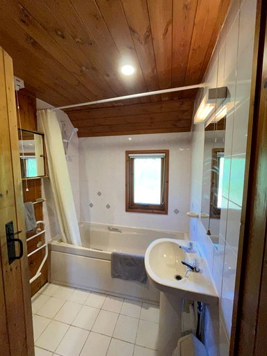 Cabins (United Kingdom, --, England)