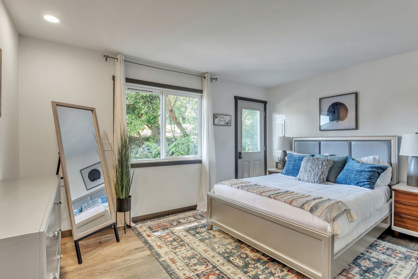 Outstanding Cottage with Fire Pit in Greenbank, Washington