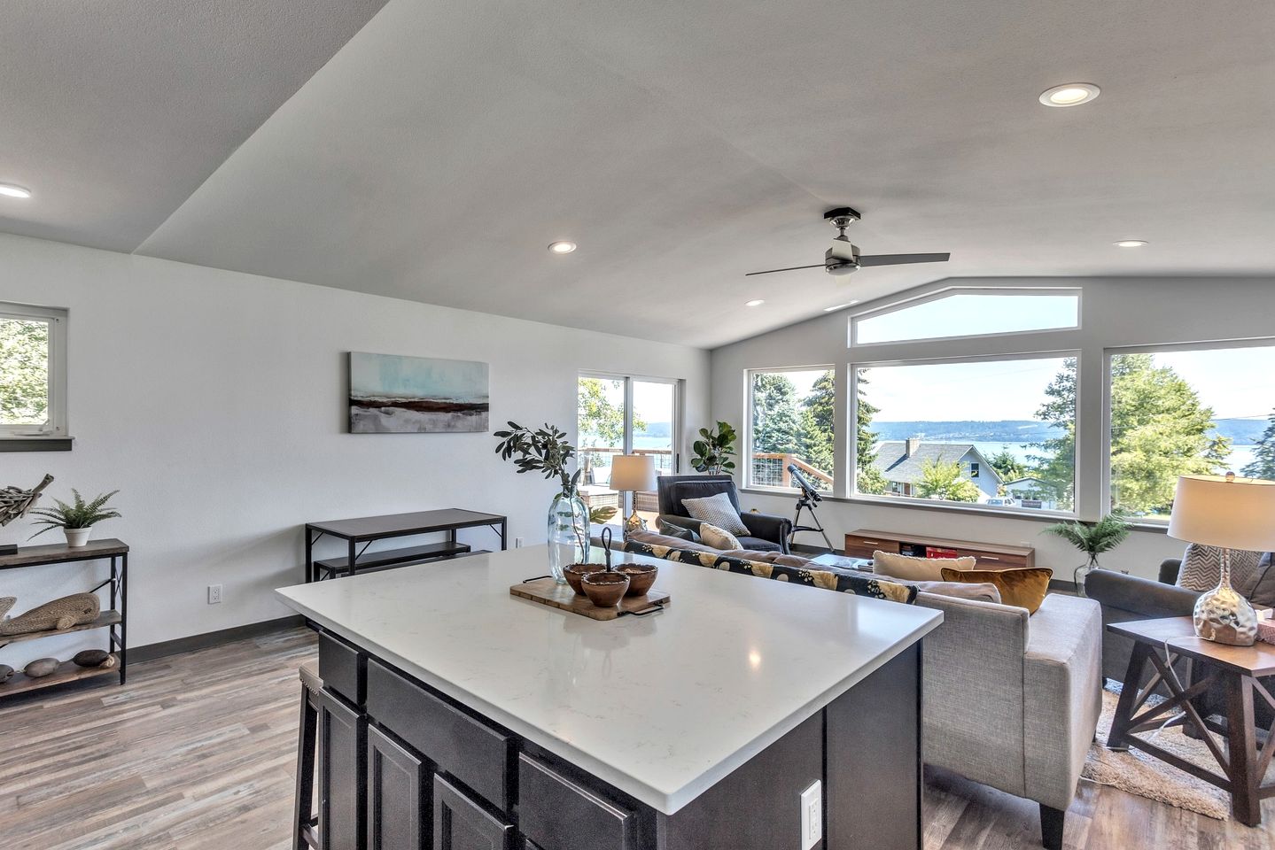 Outstanding Cottage with Fire Pit in Greenbank, Washington