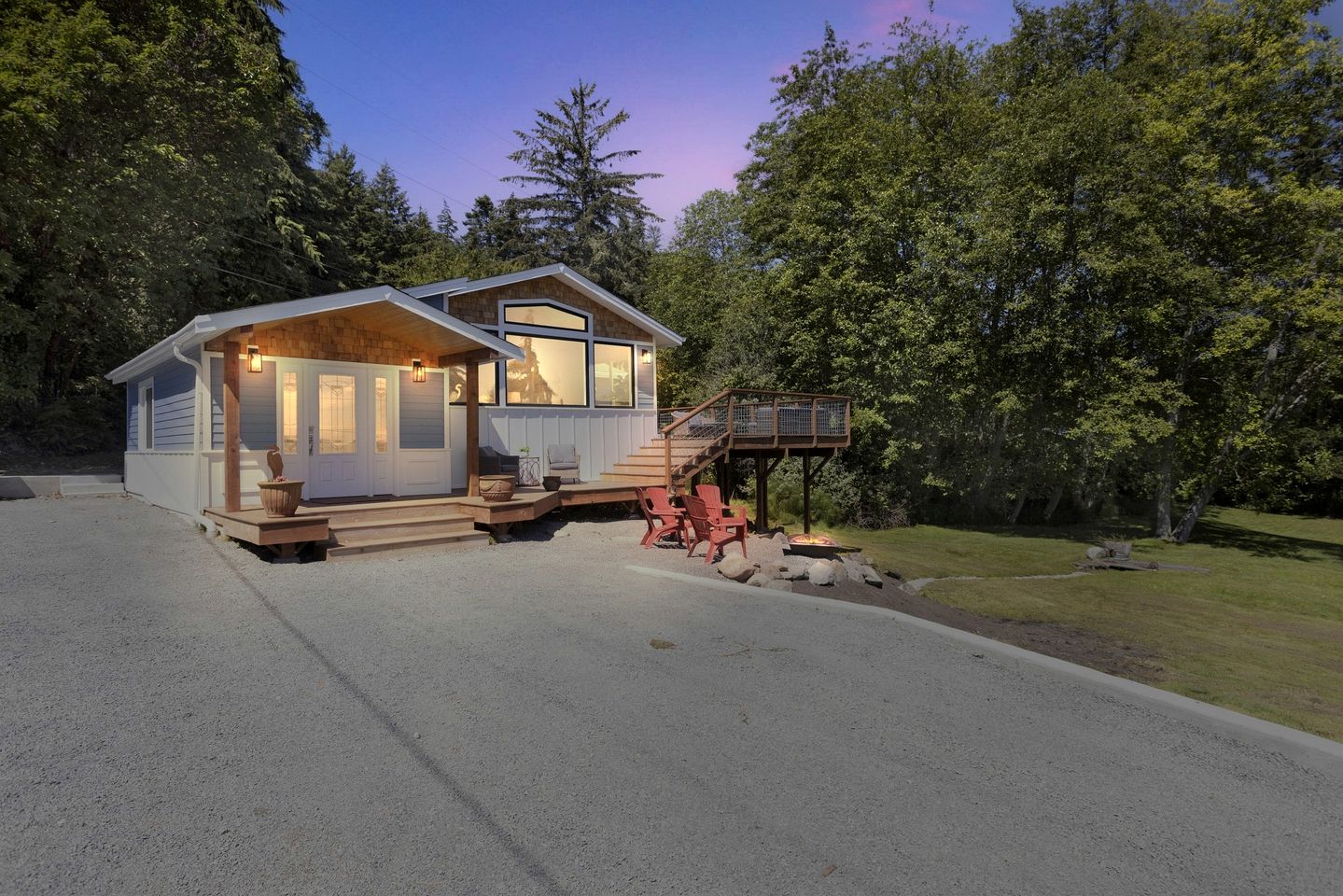 Outstanding Cottage with Fire Pit in Greenbank, Washington