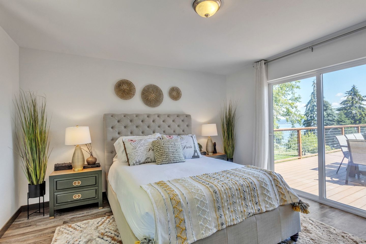 Outstanding Cottage with Fire Pit in Greenbank, Washington