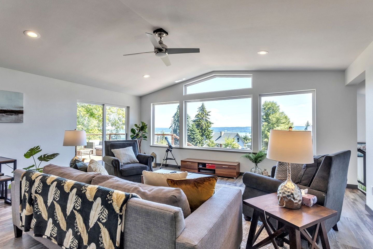 Outstanding Cottage with Fire Pit in Greenbank, Washington