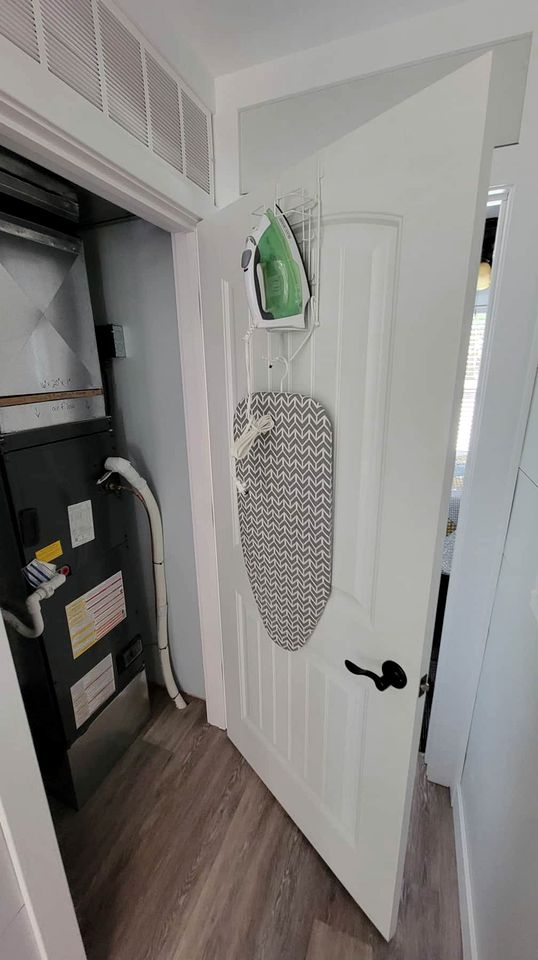 Cozy Secluded Cabin near Owensville, Missouri - Ideal for a Relaxing Glamping Getaway with Your Loved One