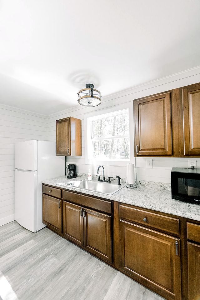 Cozy Secluded Cabin near Owensville, Missouri - Ideal for a Relaxing Glamping Getaway with Your Loved One