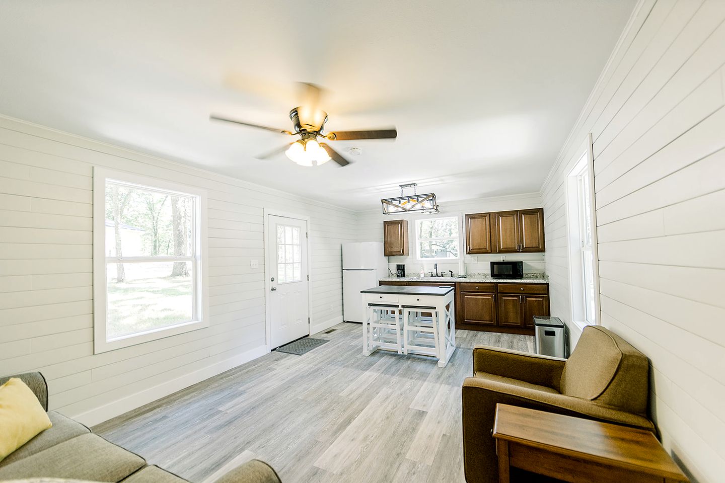 Cozy Secluded Cabin near Owensville, Missouri - Ideal for a Relaxing Glamping Getaway with Your Loved One