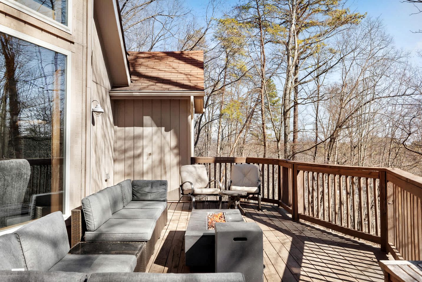 Exquisite Mountain Cabin Retreat near Cacapon River in West Virginia