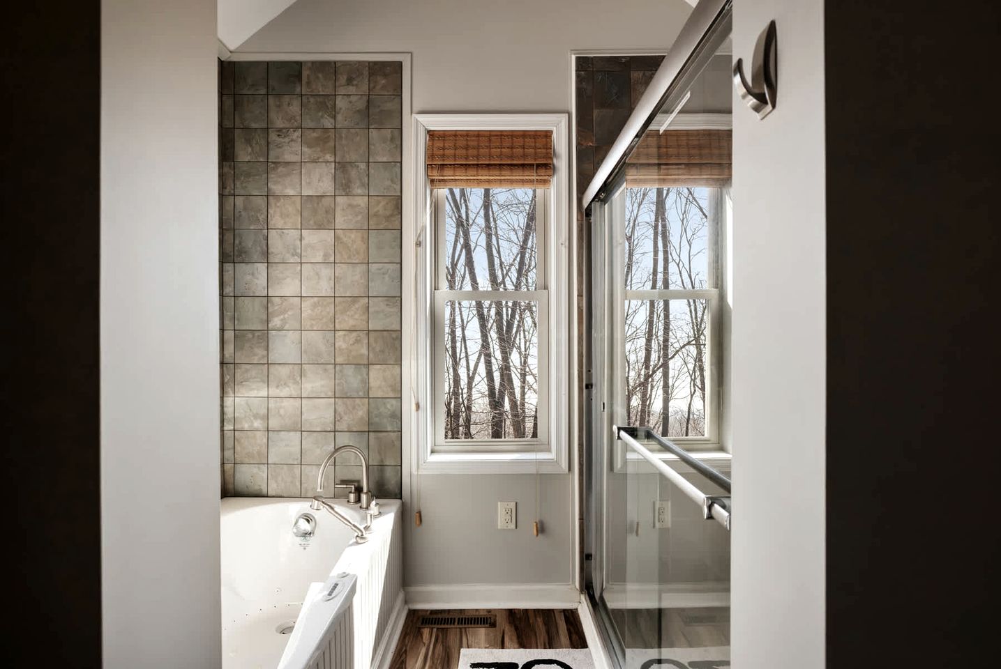 Exquisite Mountain Cabin Retreat near Cacapon River in West Virginia