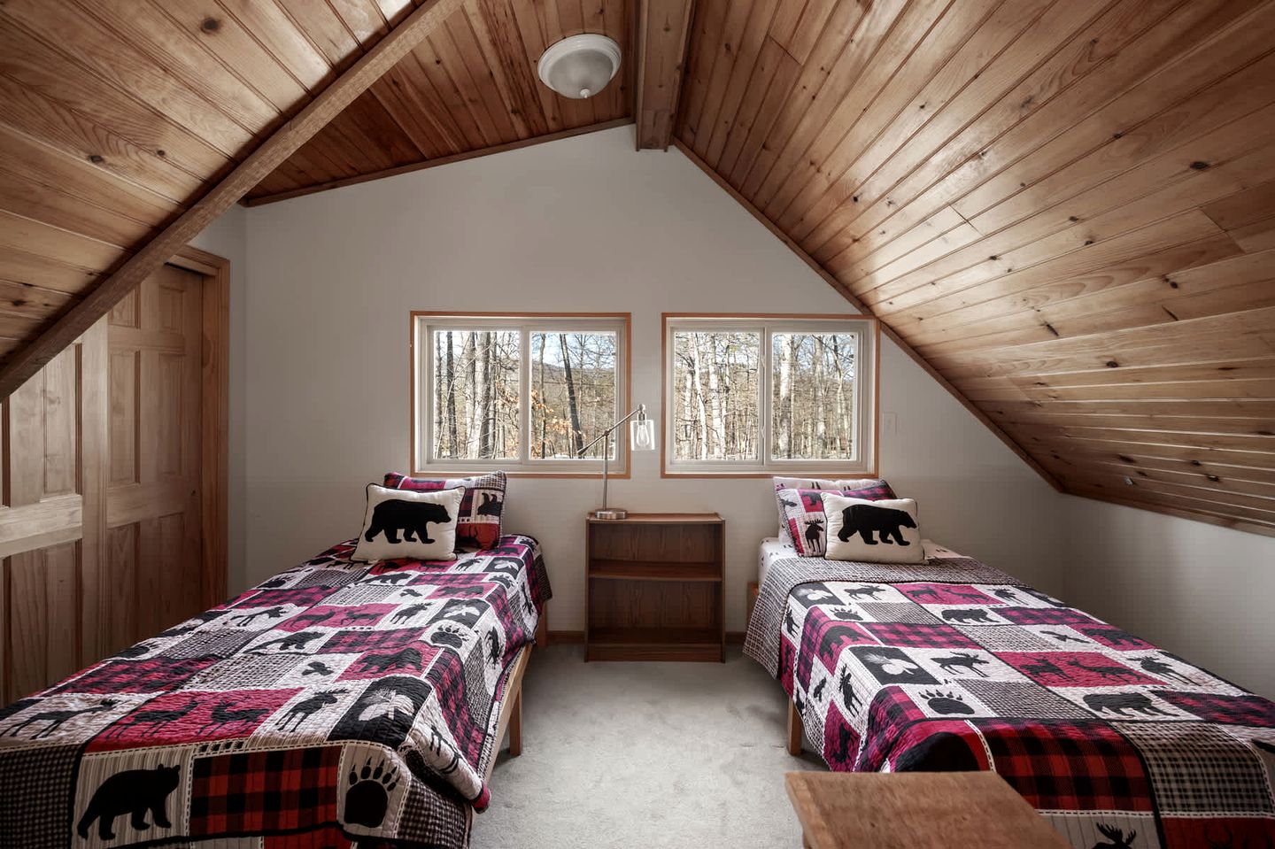 Exquisite Mountain Cabin Retreat near Cacapon River in West Virginia
