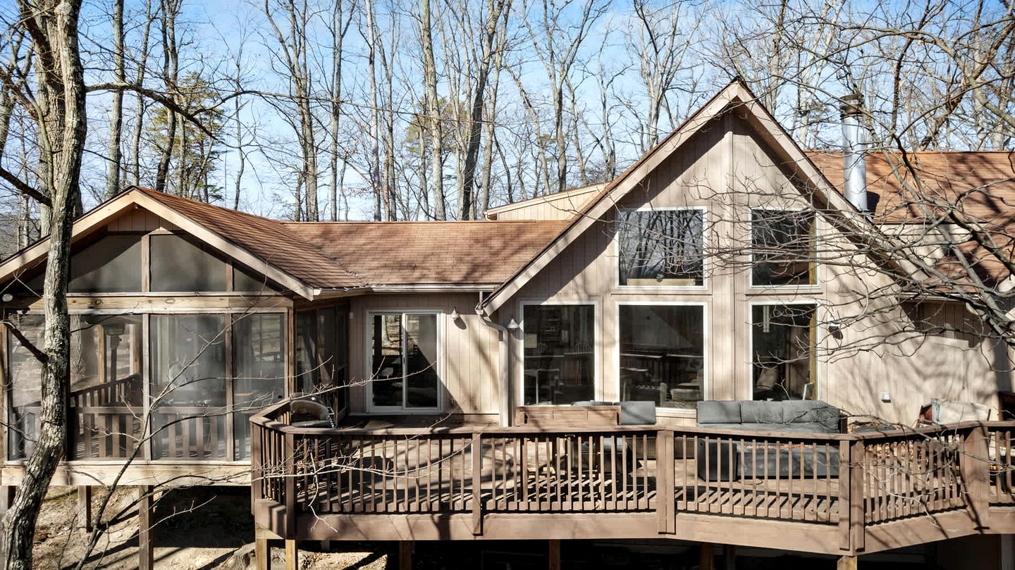Cabins (United States of America, Hedgesville, West Virginia)