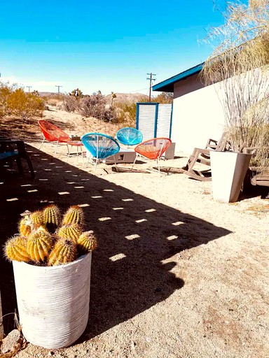 Cottages (Joshua Tree, California, United States of America)