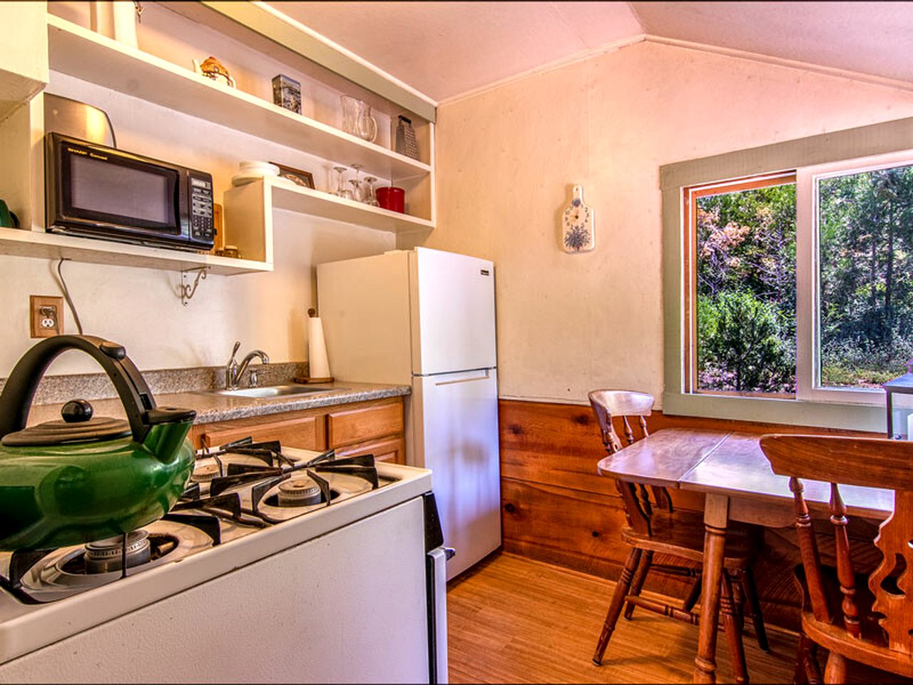 Couples' Cottage Rental in Idyllwild for a Romantic Getaway in California