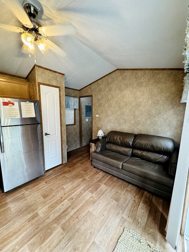 Family-Friendly Cabin with Shared Outdoor Pool in Wisconsin Dells | Cabins (Wisconsin Dells, Wisconsin, United States of America)