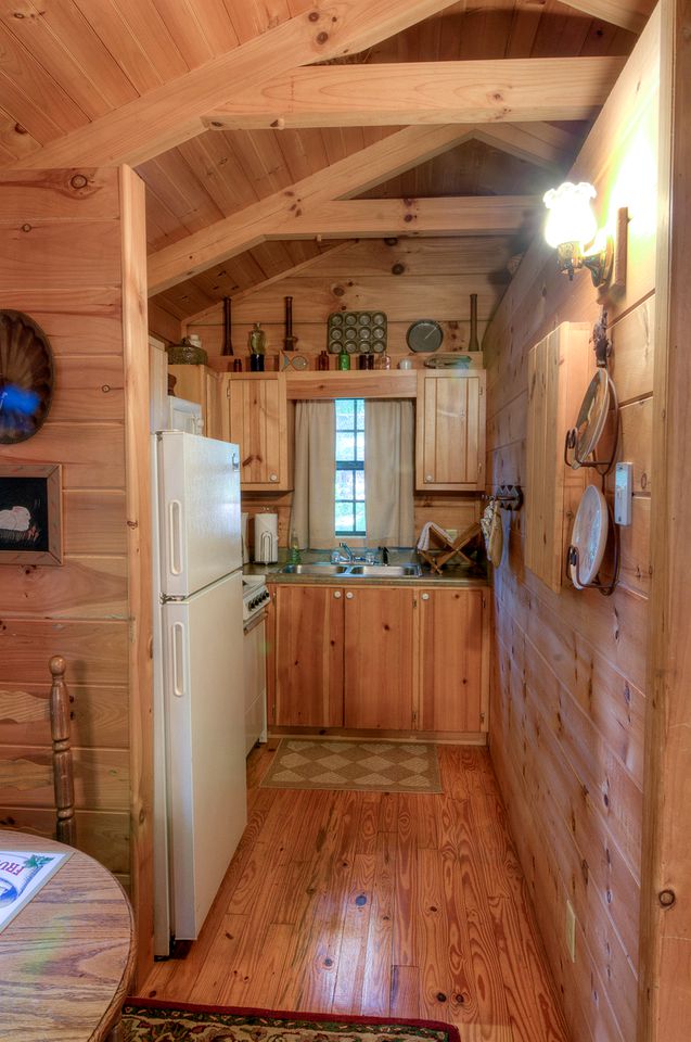 Deluxe Cabin Rental with Hot Tub near Chimney Rock State Park, North Carolina