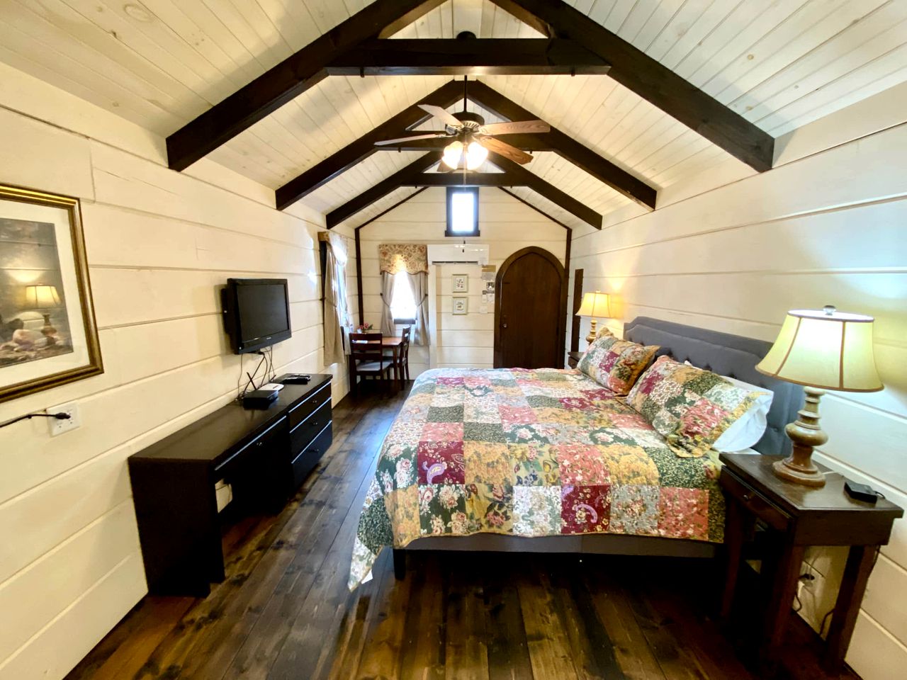 Tiny Home Cottage Near the Smokies #3 Ingrid, Sevierville, TN