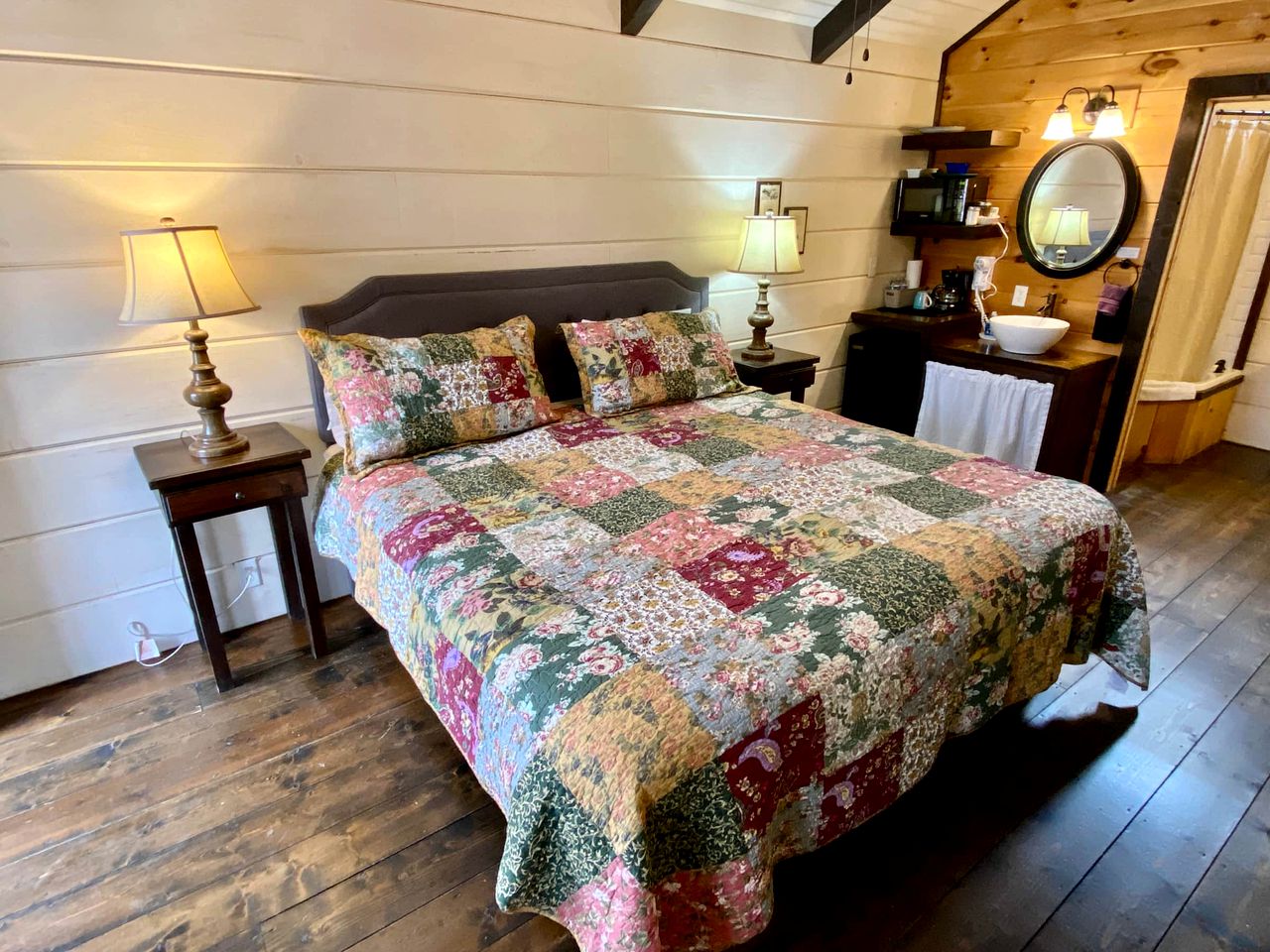 Tiny Home Cottage Near the Smokies #3 Ingrid, Sevierville, TN