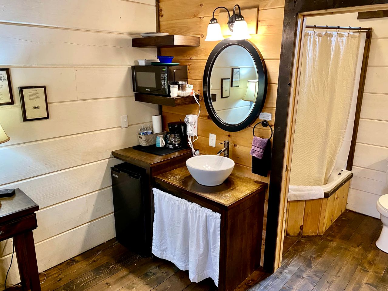 Tiny Home Cottage Near the Smokies #3 Ingrid, Sevierville, TN