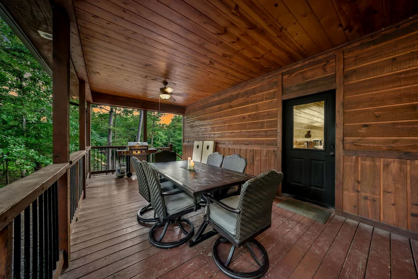 Spacious Family Cabin with Hot Tub, Fire Pit, Game Room & Private Playground near Broken Bow Lake & Beavers Bend State Park – Broken Bow, OK