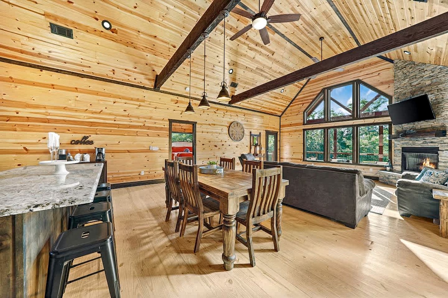 Spacious Family Cabin with Hot Tub, Fire Pit, Game Room & Private Playground near Broken Bow Lake & Beavers Bend State Park – Broken Bow, OK