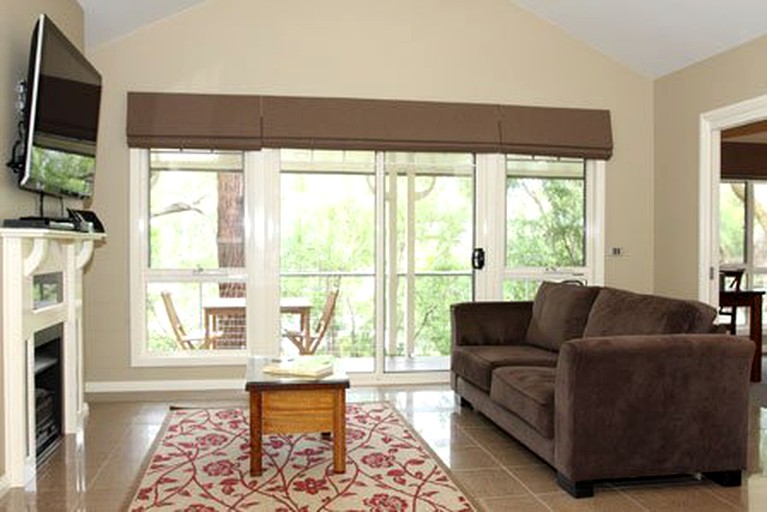 Cottages (Yarra Valley, Victoria, Australia)