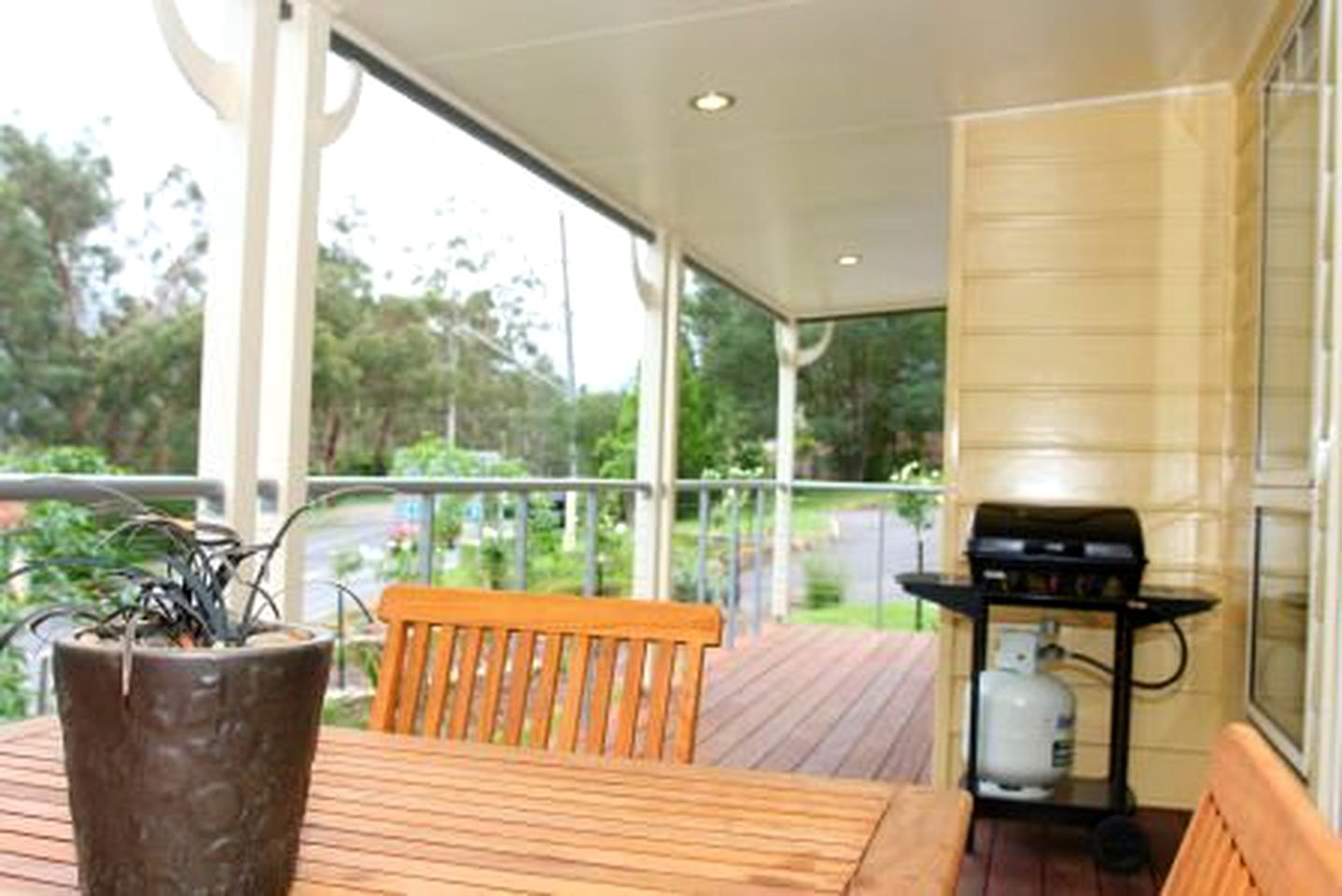 Romantic Bed and Breakfast in the Rolling Hills of Yarra Valley, Victoria