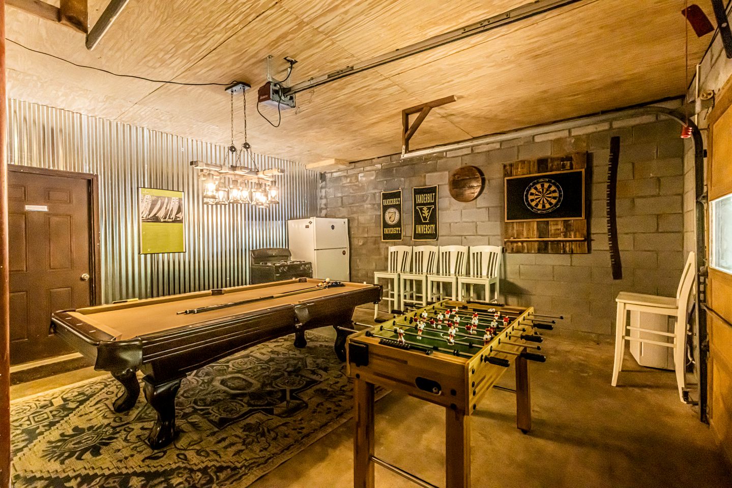 Incredible Mountain Cabin with Private Creek and Hot Tub Allowing Outstanding Views in Bryson City