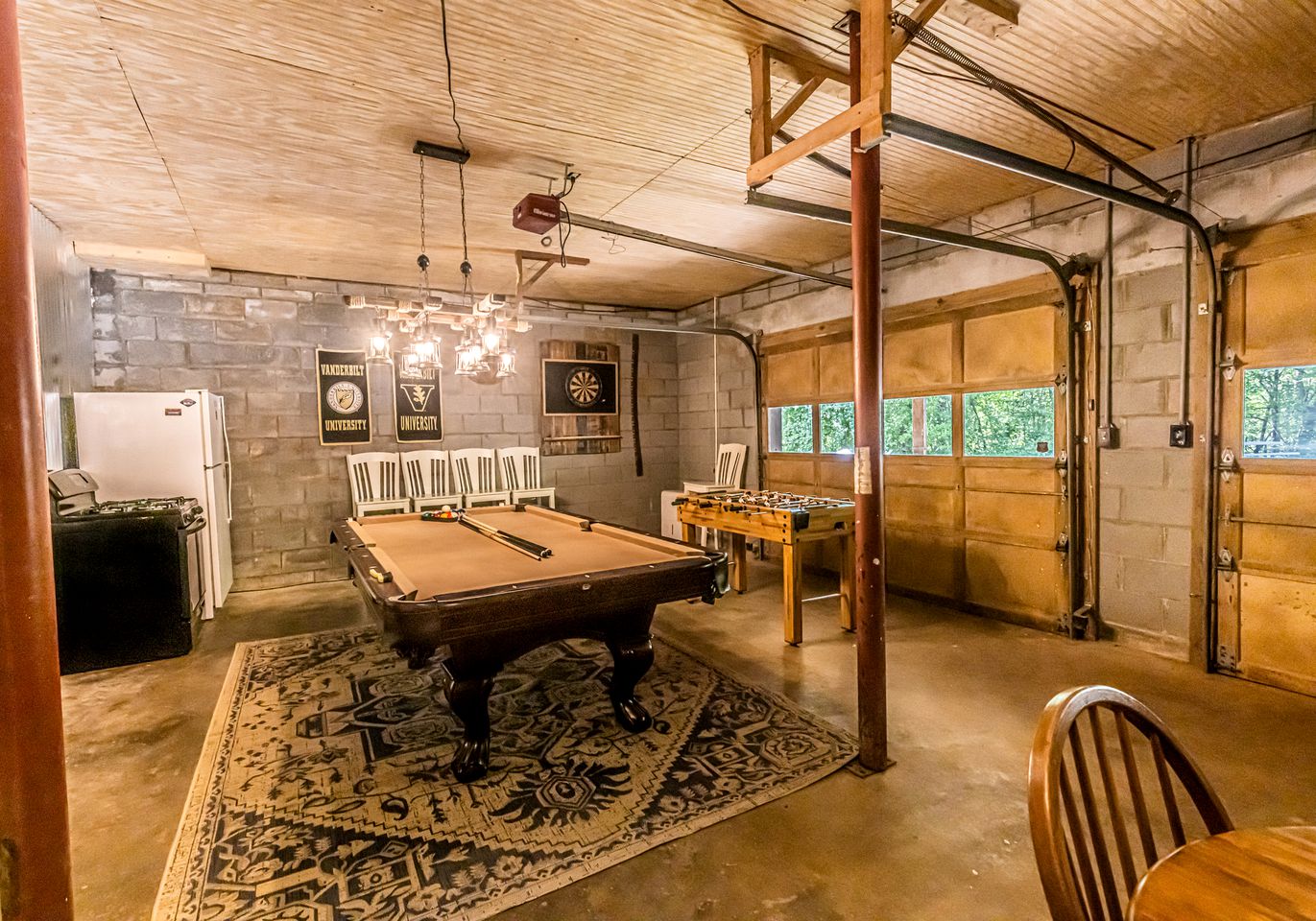 Incredible Mountain Cabin with Private Creek and Hot Tub Allowing Outstanding Views in Bryson City
