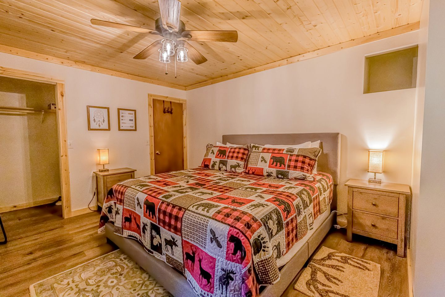 Incredible Mountain Cabin with Private Creek and Hot Tub Allowing Outstanding Views in Bryson City