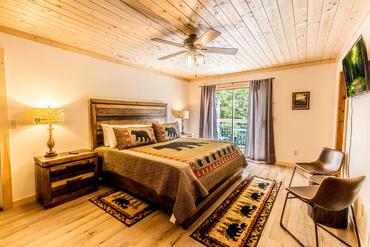 Incredible Mountain Cabin with Private Creek and Hot Tub Allowing Outstanding Views in Bryson City