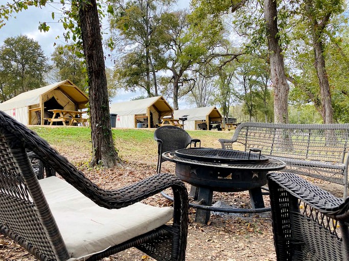 Vacation Rentals (United States of America, Kingsbury, Texas)