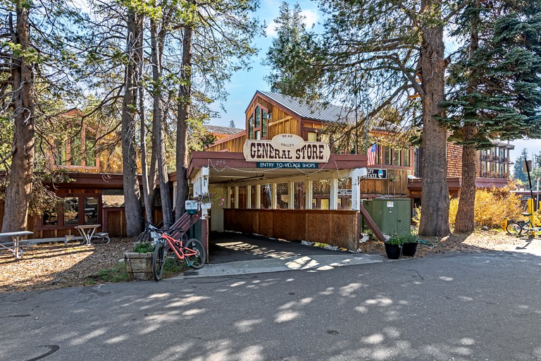 Cabins (United States of America, Bear Valley , California)