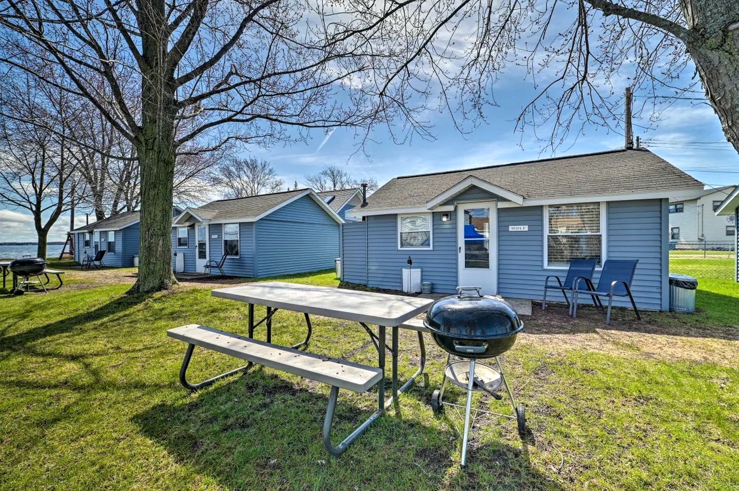 Lakefront Cottage with Fire Pit, Beach & Pet Friendly in Houghton Lake, Michigan