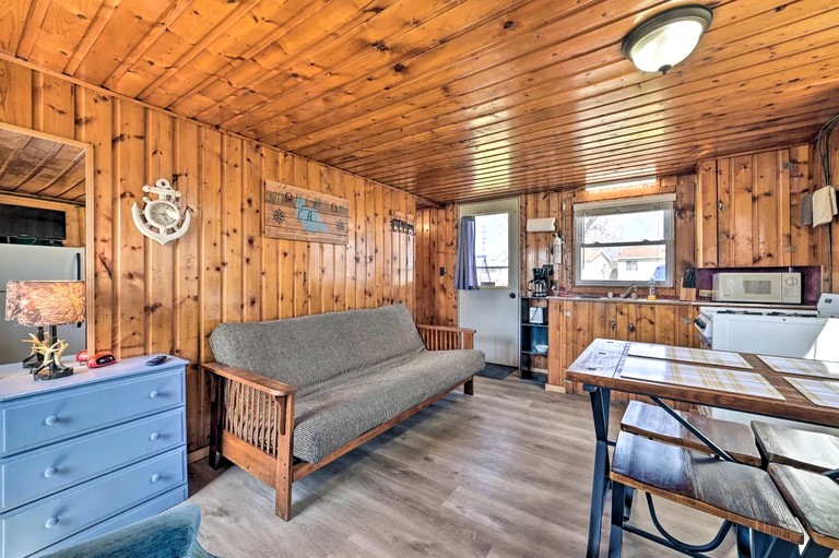 Cabins (United States of America, Houghton Lake, Michigan)
