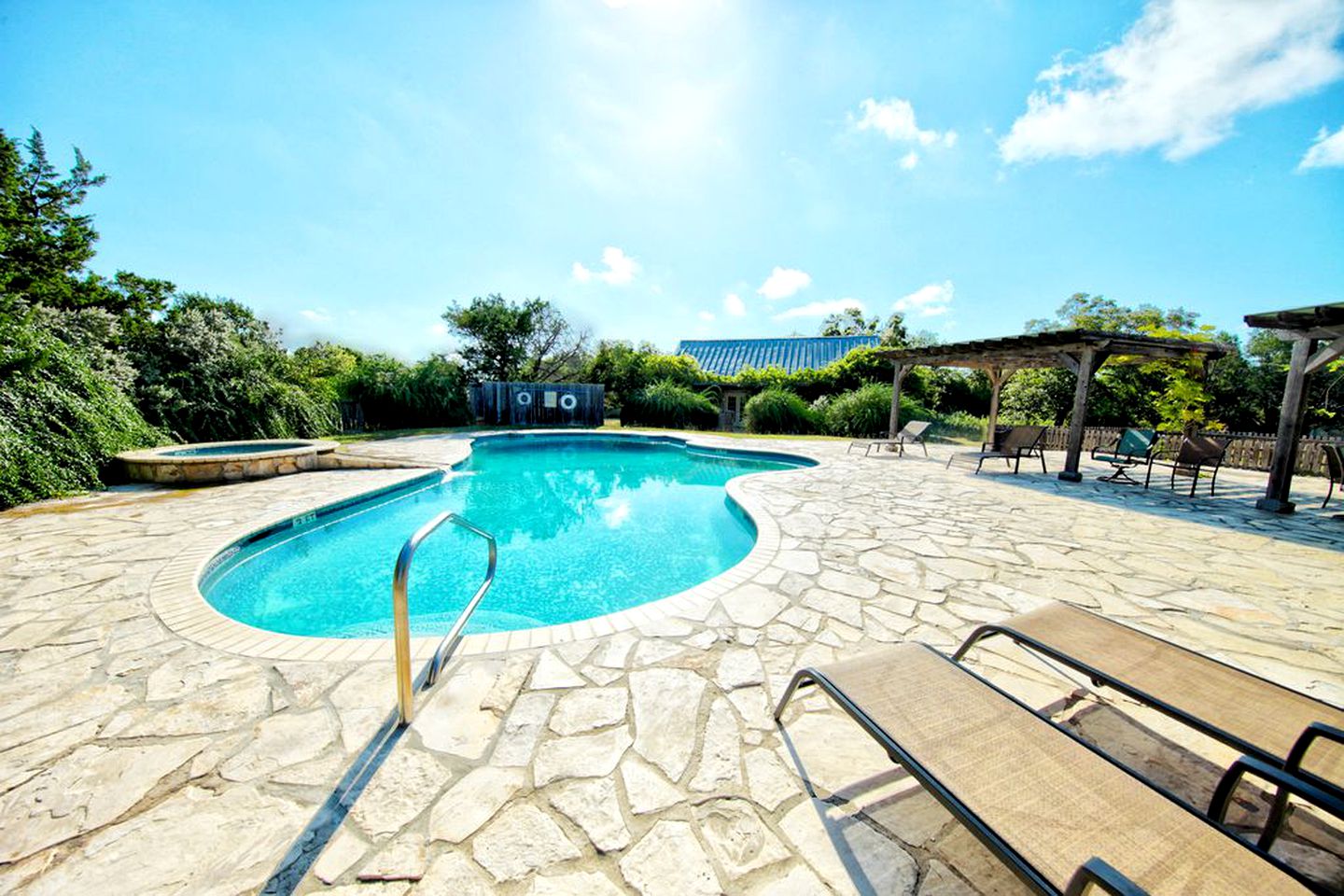 1800's Antique Log Cabin with Modern Amenities near Fredericksburg and Kerrville, Texas