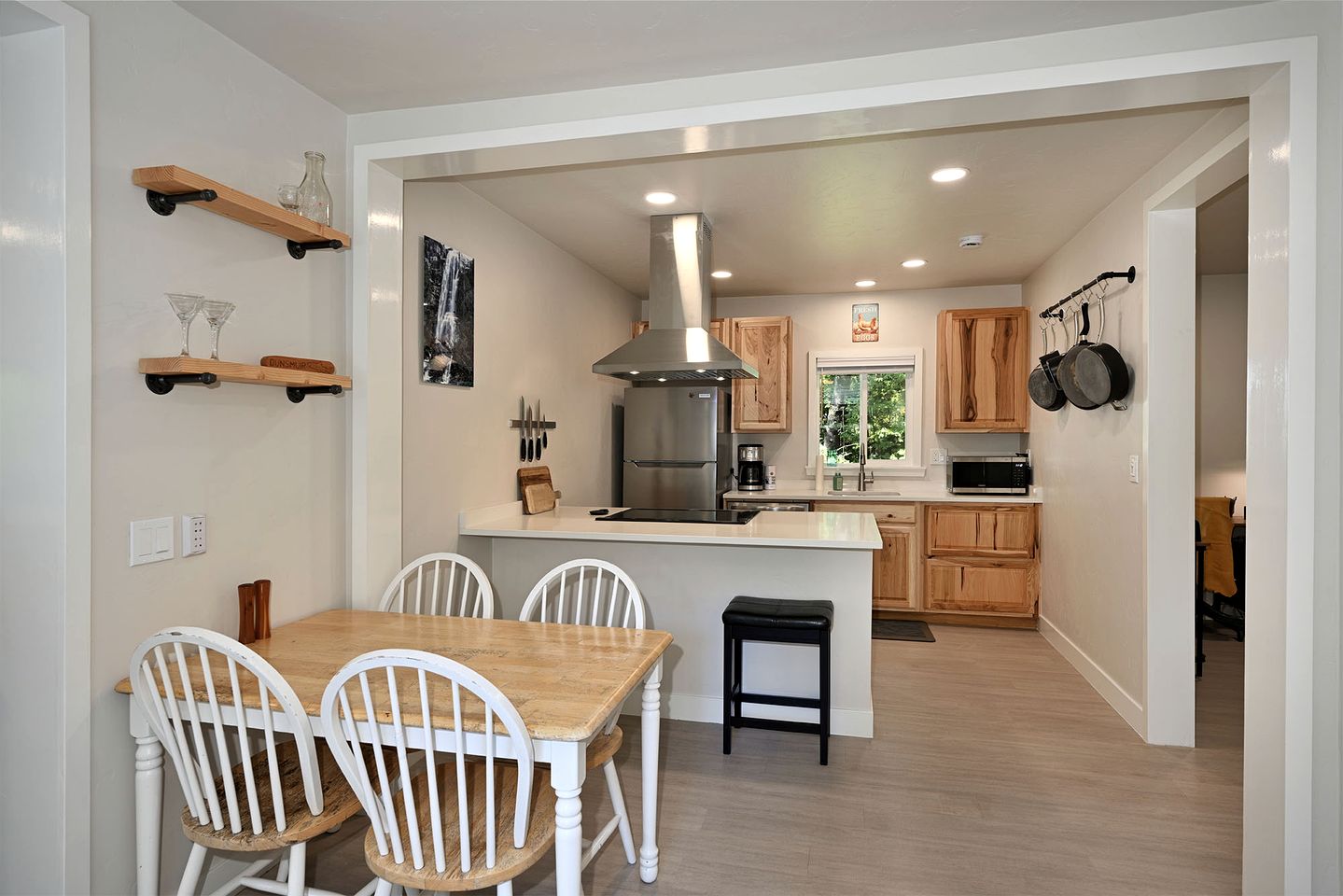 Peaceful Mountain Cottage with Creekside Deck & Private Yard in Dunsmuir, California