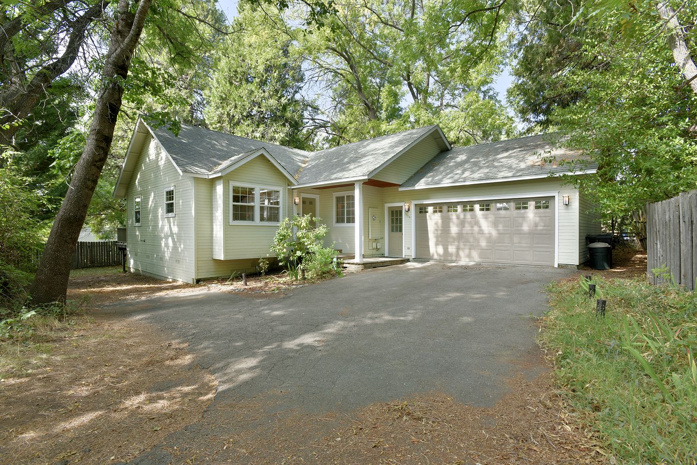 Comfortable Home Base for a Longer Getaway in Mount Shasta, California