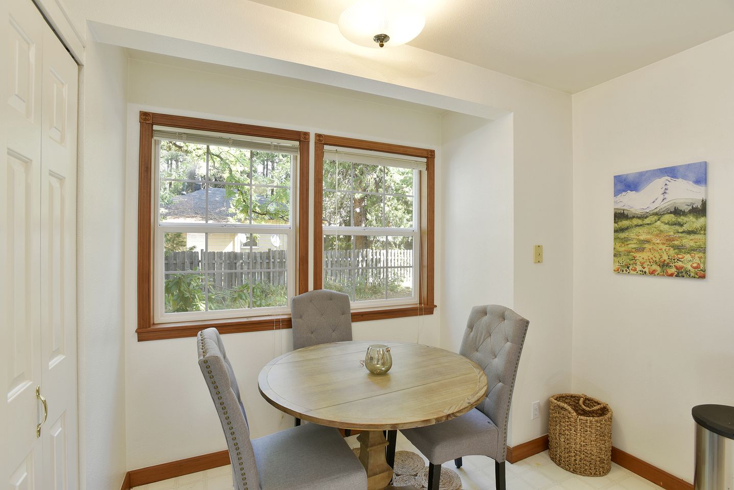 Comfortable Home Base for a Longer Getaway in Mount Shasta, California