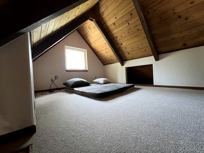 Cabins (United States of America, Weed, California)