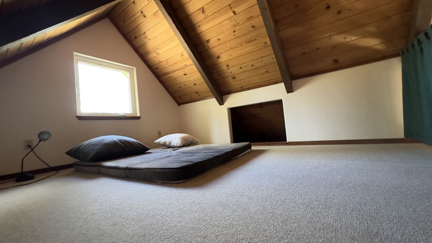 Quiet Forest-Edge Escape for Extended Stays in Weed, California