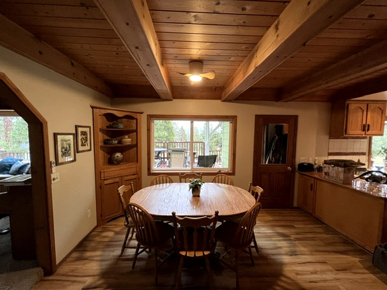 Quiet Mountain-View Retreat Surrounded by Nature in Weed, California