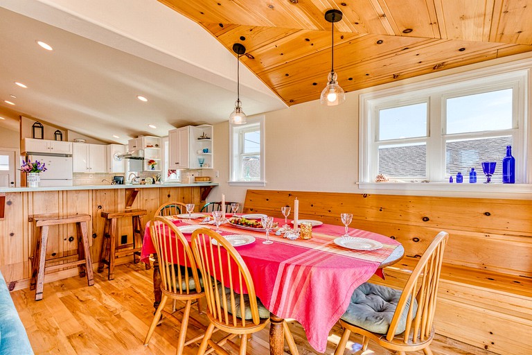 Cottages (Dillon Beach, California, United States)